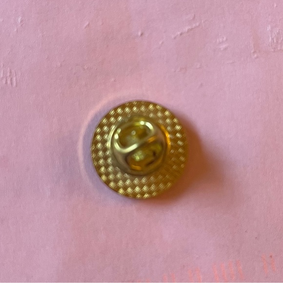 Vintage CBS News pin - Picture 2 of 2